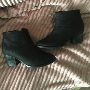 Blondo Waterproof Booties size 7.5